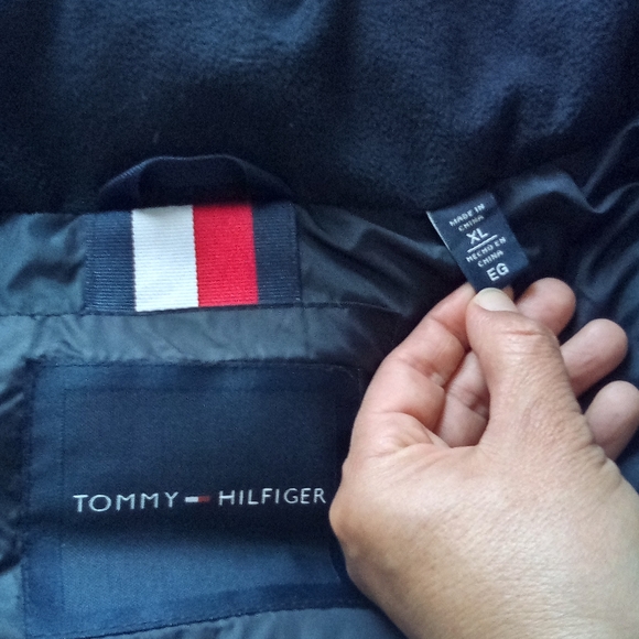 Tommy Hilfiger Blue and Cream Puffer Jacket - Picture 4 of 10